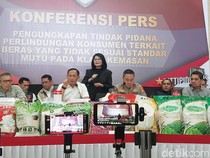 1753376873526-bareskrim-polri-gelar-jumpa-pers-kasus-beras-oplosan-rumondangdetikcom-1753328648969_43