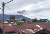 1757569521542-gunung-marapi-di-sumatera-barat-erupsi-lagi-pada-pagi-ini-dok-istimewa-1757564381516_169