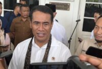 1758022953236-mentan-amran-sulaiman-saat-acara-rakor-ketahanan-pangan-se-sumbar-selasa-1692026-jeka-kampaidetiksumut-1758013148369_169