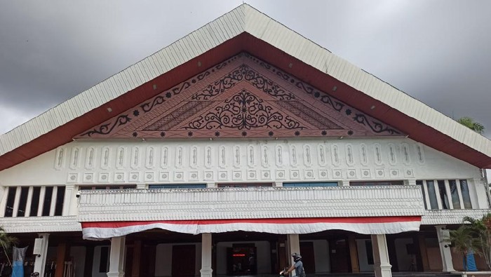 1761306278012-gedung-dpr-aceh-agus-setyadi-detikcom_169