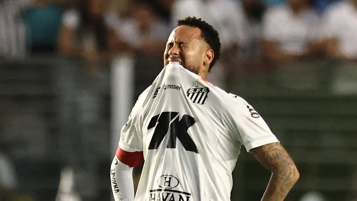 1761370486171-soccer-brazil-san-flu-1756715671484_169