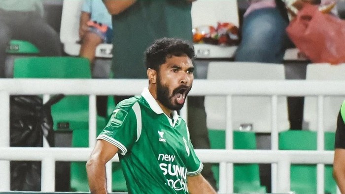 1761413633316-rifal-lastori-usai-mencetak-gol-saat-psms-medan-melawan-persiraja-banda-aceh-dok-instagram-psms-medan-1761402115356_169