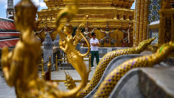 1761456916819-menyusuri-megahnya-grand-palace-bangkok-1749645467829_169