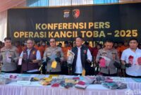 1761565379974-polda-sumut-saat-merilis-kasus-operasi-kancil-toba-2025-finta-rahyunidetiksumut-1761545823098_169