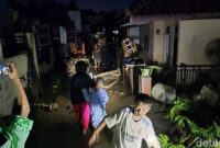 1761630325832-banjir-di-kecamatan-cisolok-kabupaten-sukabumi-1761614410393_169