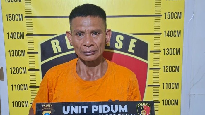 1761651839374-pelaku-zainal-saat-diamankan-di-kantor-polisi-dok-polres-binjai-1761634735391_169