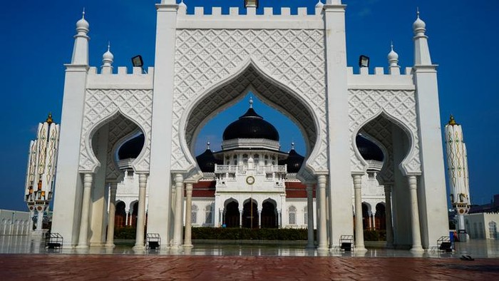 1761716947137-masjid-raya-baitturahman-aceh-1743292963242_169