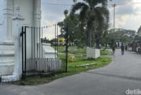 1761759651432-pagar-istana-maimun-medan-yang-lenyap-kartikadetikcom-1761740027572_169