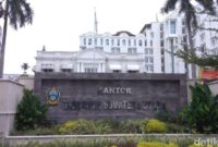 1761803030334-kantor-gubernur-sumatera-utara-sumut-datuk-haris-molanadetikcom-4_169