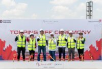 1761824786018-keterangan-foto-topping-off-ceremony-powering-ai-connectivity-batam-digital-hub-dok-telkom-1761813044370_169