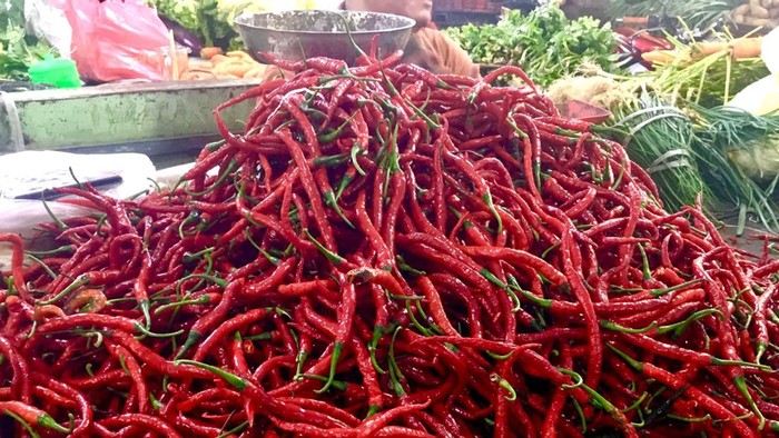 1761846262257-cabai-merah-di-pasar-petisah-medan-siti-alya-zikriena-poetridetiksumut_169