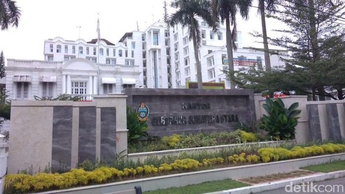 1761889769231-kantor-gubernur-sumatera-utara-sumut-datuk-haris-molanadetikcom-1_169