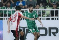 1761932379987-pemain-psms-medan-sedang-berduel-dengan-pemain-garudayaksa-dok-instagram-psms-medan-1761921288054_43