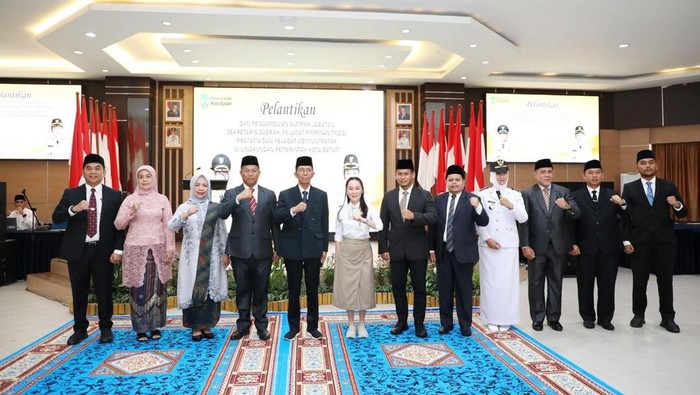 1761975638956-wali-kota-amsakar-achmad-melantik-sekda-kepala-dinas-di-lingkungan-pemkot-batam-dok-diskominfo-1761968798003_169