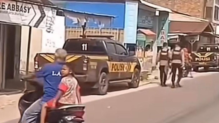 1762170045882-tangkapan-layar-video-viral-yang-menyebutkan-2-sepeda-motor-polisi-hilang-dok-screenshot-instagram-1762165156134_169