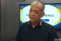 1762170100202-kepala-imigrasi-banda-aceh-gindo-ginting-foto-agus-setyadidetiksumut-1762156783076_169