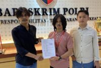 1762211983020-aliansi-pemuda-toraja-saat-melaporkan-komika-pandji-pragiwaksono-di-mabes-polri-1762172200466_169