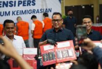 1762256722138-imigrasi-batam-deportasi-wna-bermasalah-di-batam-dok-imigrasi-1762244233627_169