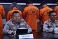 1762321400389-teks-foto-kapolres-sibolga-akbp-eddy-inganta-saat-merilis-kasus-penganiayaan-foto-dok-polres-sibolga-1762227851256_169