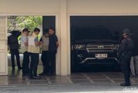 1762429717792-penggeledahan-oleh-kpk-foto-raja-adil-siregardetiksumut-1762414775107_169