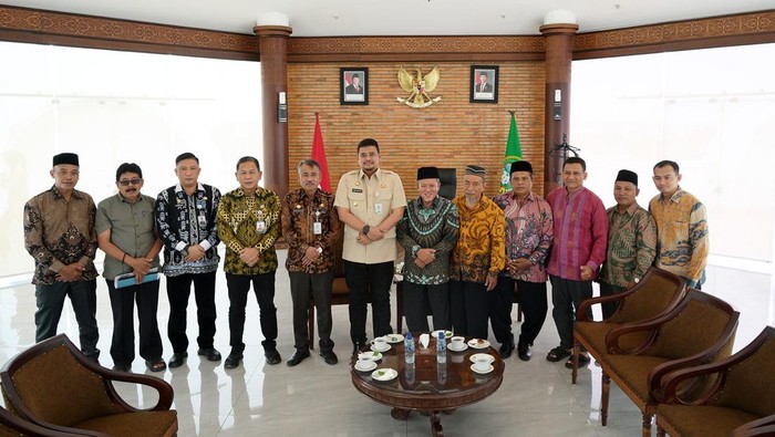 1762450978510-gubsu-bobby-nasution-1762429771590_169