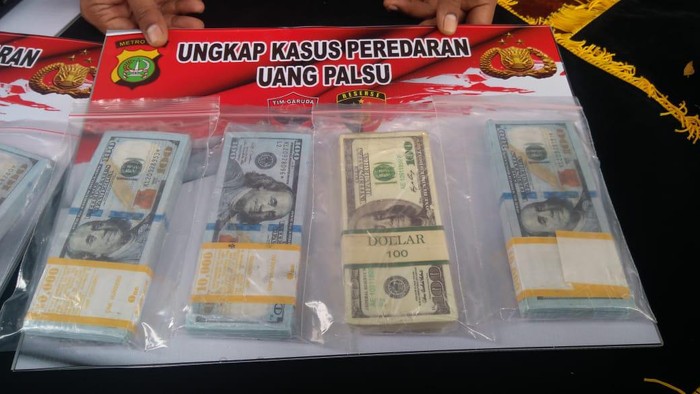 1762515746698-polres-bandara-soetta-menangkap-3-pengedar-dolar-palsu-senilai-rp-14-miliar-3_169