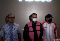 1762537166712-direktur-ptpn-ii-tahun-2020-2023-irwan-parangin-angin-jadi-tersangka-kasus-dugaan-korupsi-jual-beli-aset-milik-ptpn-i-regional-1762517374316_169