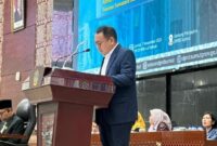 1762580231091-keterangan-foto-anggota-f-pdip-dprd-sumut-franky-partogi-wijaya-sirait-saat-membacakan-pemandangan-umum-di-paripurna-dok-f-pdi-1762569622313_169