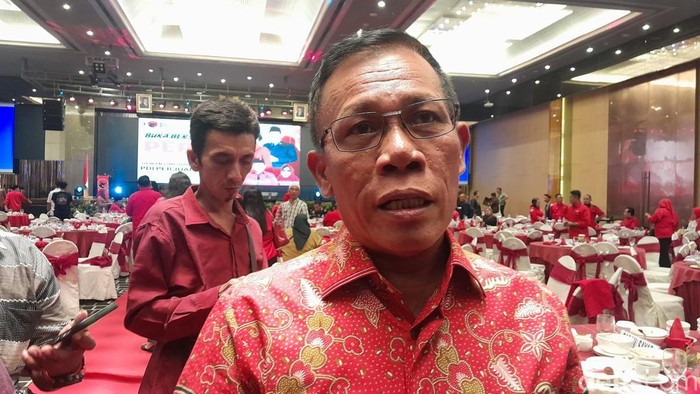 1762709794881-bupati-tapteng-masinton-pasaribu-1742055173047_169