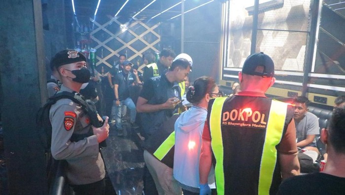 1762969406122-teks-foto-ditresnarkoba-saat-merazia-sejumlah-thm-di-medan-foto-dok-polda-sumut-1762963078373_169