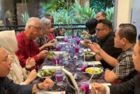 1763228233727-wali-kota-pekanbaru-agung-nugroho-berdiskusi-bersama-eks-pm-singapura-goh-chok-tong-dok-istimewa-1763209510033_169