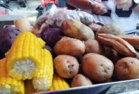 1763271439385-potret-jajanan-si-paling-sehat-yang-lagi-viral-serba-rebusan-kukusan-1762974366366_169