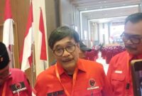 1763293021432-ketua-dpp-pdi-perjuangan-djarot-saiful-hidayat-saat-membuka-konferda-konfercab-pdip-kepri-di-batam-alamudin-1763282492042_169