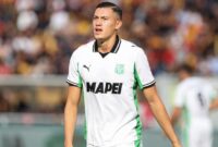 1763358528232-jay-idzes-sassuolo-atalanta-vs-sassuolo-liga-italia-serie-a-1762700587148_169