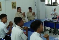 1763401192565-prabowo-subianto-di-smpn-4-bekasi-1763355597515_169