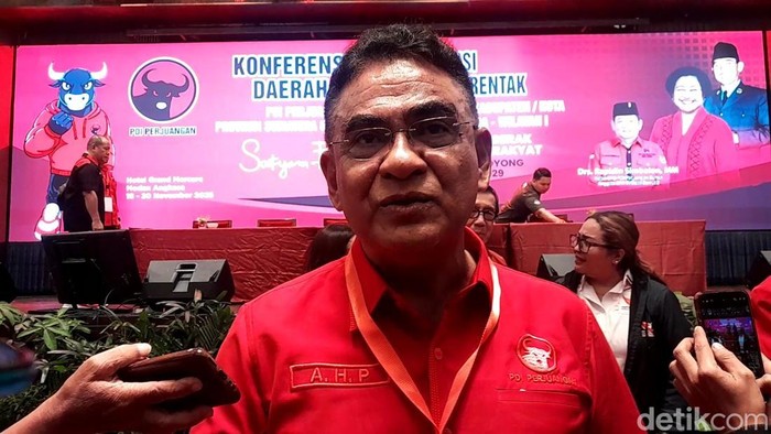 1763571977015-ketua-dpp-pdip-bidang-organisasi-dan-keanggotaan-andreas-hugo-pareira-foto-nizar-aldidetiksumut-1763553177272_169
