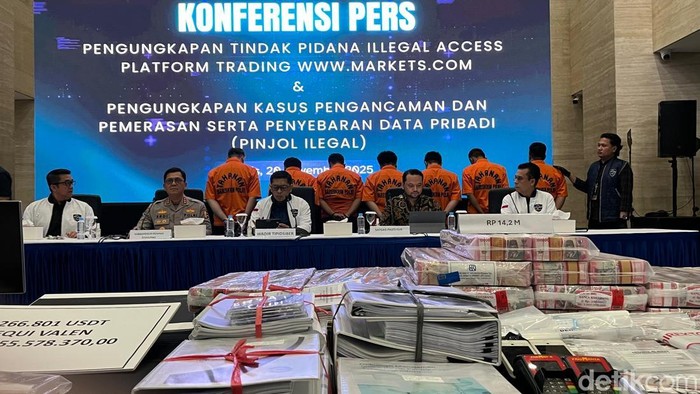 1763636757458-dittipidsiber-bareskrim-polri-gelar-konferensi-pers-soal-akses-ilegal-rumondangdetikcom-1763625273755_169