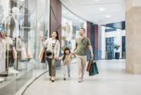 1763809547558-ilustrasi-belanja-di-mal-1743172356811_169