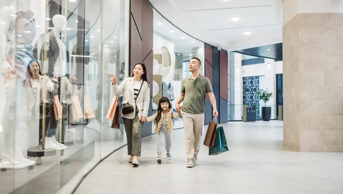 1763809547558-ilustrasi-belanja-di-mal-1743172356811_169