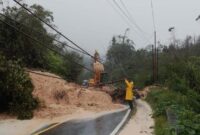 1764090373559-kondisi-tiang-pln-tumbang-imbas-longsor-di-tapteng-sibolga-dok-pln-uid-sumut-1764075994881_169