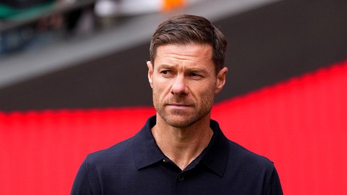 1764155190341-xabi-alonso-1759023274906_169