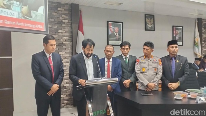 1764241581686-gubernur-aceh-muzakir-manaf-1764237263369_169