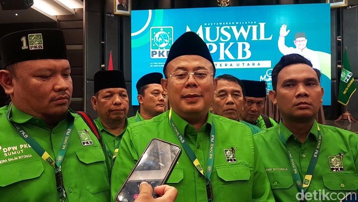 1764349569910-keterangan-foto-wakil-ketua-umum-dpp-pkb-cucun-ahmad-syamsurijal-usai-muswil-pkb-sumut-di-medan-nizar-aldidetiksumut-1764341511700_169