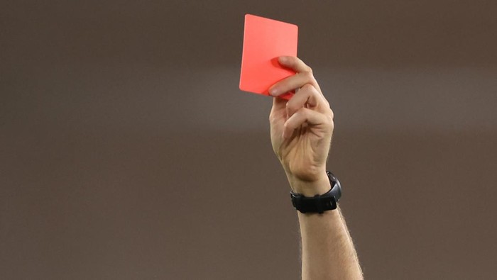 1764371101117-ilustrasi-kartu-merah-ilustrasi-red-card_169