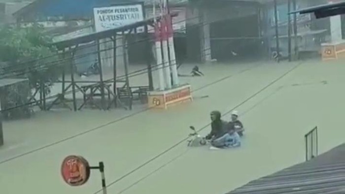 1764500757553-keterangan-foto-banjir-di-kecamatan-besitang-kabupaten-langkat-tangkapan-layar-1764162182344_169