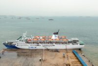 1764565673842-km-kelud-saat-bersandar-di-pelabuhan-bintang-99-batam_169