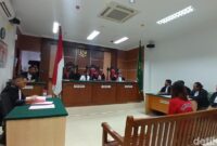 1764587199748-terdakwa-roslina-majikan-art-asal-ntt-jalani-sidang-tuntutan-di-pn-batam-kepri-alamudin-hamapudetiksumut-1764572913861_169