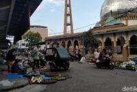 1764652004471-kondisi-pasar-tavip-laila-syakiradetiksumut-1764644030245_169