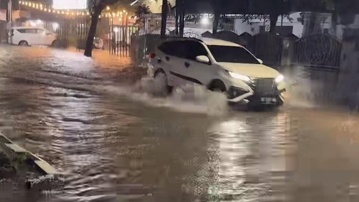 1764716720584-banjir-di-medan-1764699482479_169