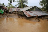 1764738410537-bingkai-sepekan-pilu-aceh-sumut-sumbar-dikepung-banjir-dan-longsor-1764341937049_169